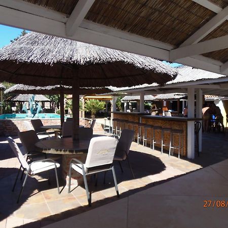 Tribunia Beach Hotel ตรีบูนย์ ภายนอก รูปภาพ