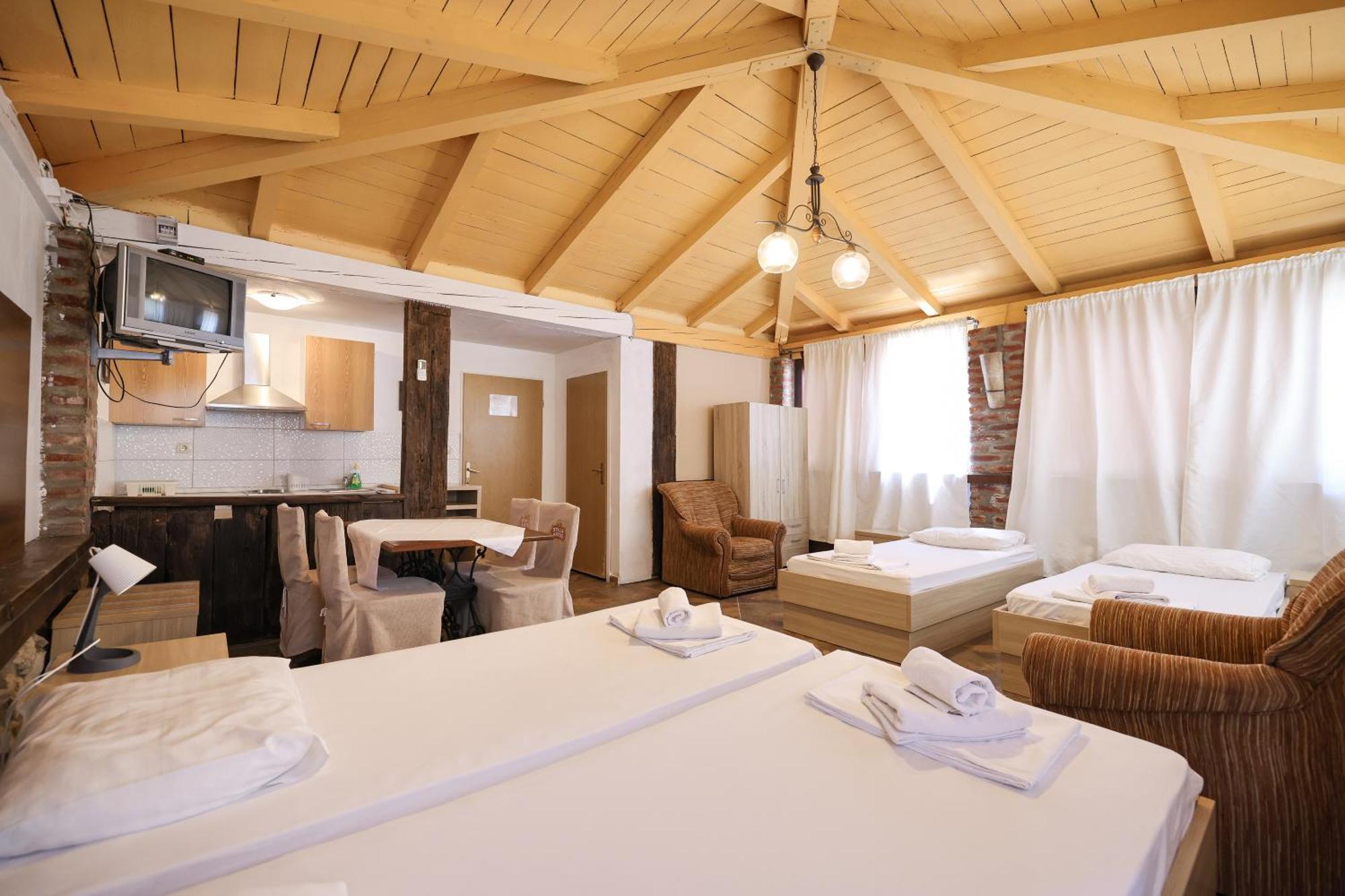 Tribunia Beach Hotel ตรีบูนย์ ภายนอก รูปภาพ