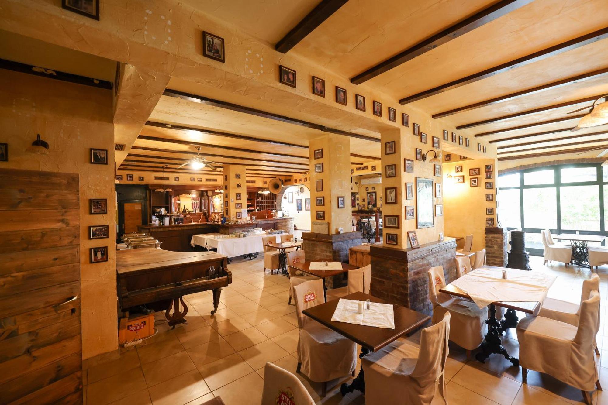 Tribunia Beach Hotel ตรีบูนย์ ภายนอก รูปภาพ